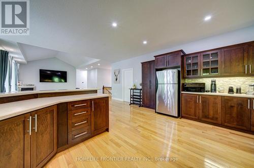 42 Forest Circle, Tiny, ON - Indoor Photo Showing Kitchen