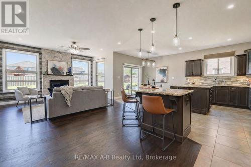70 Kenton Street, West Perth (Mitchell), ON - Indoor Photo Showing Kitchen With Upgraded Kitchen