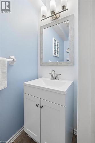 15 Gregg Court Unit# 5, Kitchener, ON - Indoor Photo Showing Bathroom