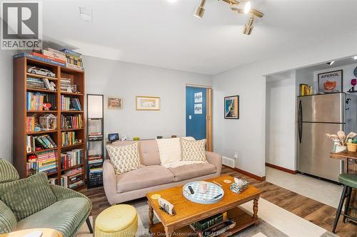 12510 Little River Boulevard, Tecumseh, ON - Indoor Photo Showing Living Room