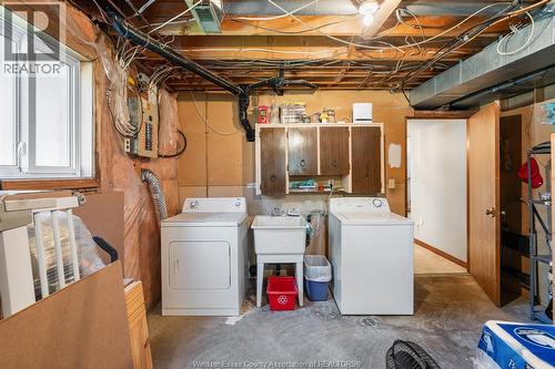 12510 Little River Boulevard, Tecumseh, ON - Indoor Photo Showing Laundry Room