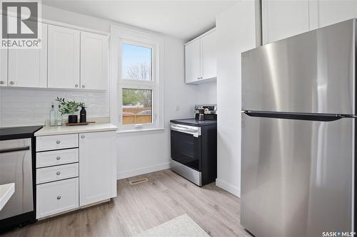 1376 King Street, Regina, SK - Indoor Photo Showing Kitchen