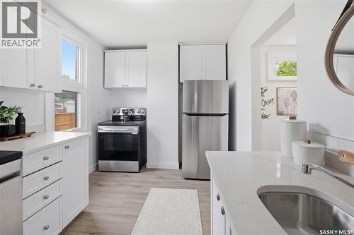 1376 King Street, Regina, SK - Indoor Photo Showing Kitchen