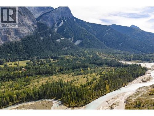 2237 Blaeberry Road, Golden, BC 