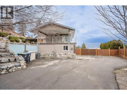 6318 Faircrest Street, Summerland, BC - Outdoor