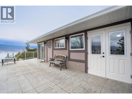 6318 Faircrest Street, Summerland, BC - Outdoor