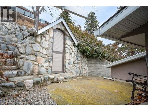 6318 Faircrest Street, Summerland, BC - Outdoor