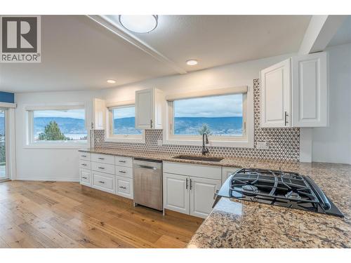 6318 Faircrest Street, Summerland, BC - Indoor Photo Showing Kitchen With Upgraded Kitchen