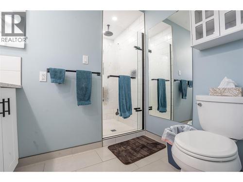 6318 Faircrest Street, Summerland, BC - Indoor Photo Showing Bathroom