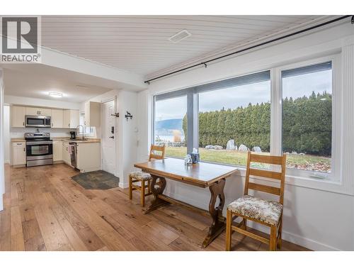 6318 Faircrest Street, Summerland, BC - Indoor