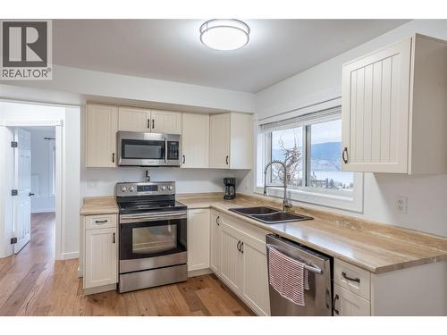 6318 Faircrest Street, Summerland, BC - Indoor Photo Showing Kitchen With Double Sink