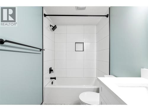 213 White Pine Crescent Unit# 243, Sicamous, BC - Indoor Photo Showing Bathroom
