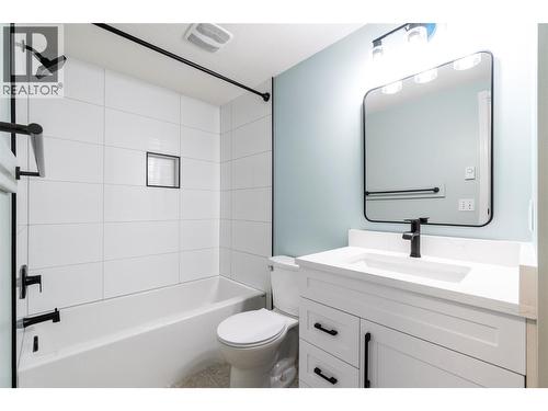 213 White Pine Crescent Unit# 243, Sicamous, BC - Indoor Photo Showing Bathroom