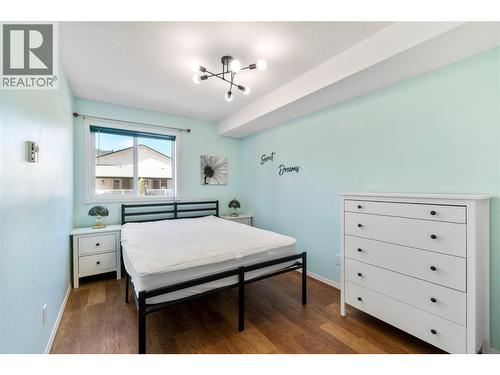 213 White Pine Crescent Unit# 243, Sicamous, BC - Indoor Photo Showing Bedroom