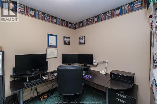 458 John M, Windsor, ON - Indoor Photo Showing Office