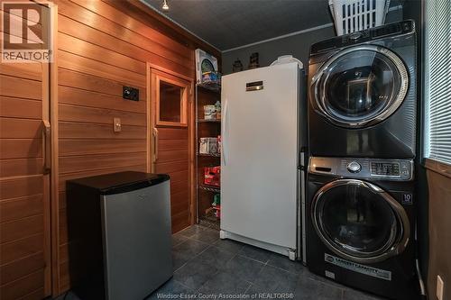 458 John M, Windsor, ON - Indoor Photo Showing Laundry Room
