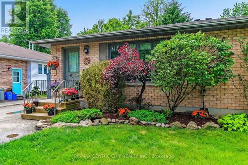 11 WILLOW STREET  St. Thomas, ON N5R 5Z7