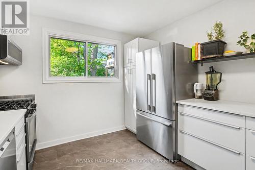 371 Sunnyside Avenue, Ottawa, ON - Indoor Photo Showing Kitchen