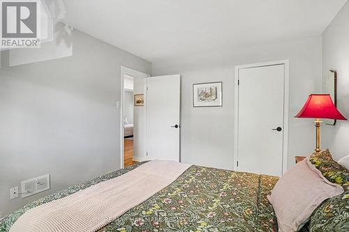 371 Sunnyside Avenue, Ottawa, ON - Indoor Photo Showing Bedroom