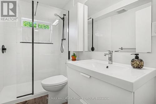 371 Sunnyside Avenue, Ottawa, ON - Indoor Photo Showing Bathroom