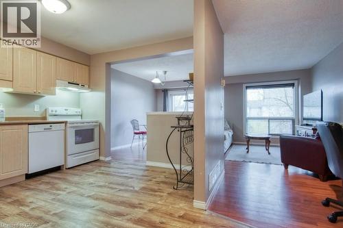 59 King William Court, Cambridge, ON - Indoor Photo Showing Kitchen