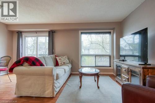 59 King William Court, Cambridge, ON - Indoor Photo Showing Living Room