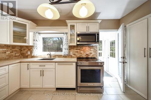 553 Runnymede Road, Toronto, ON - Indoor Photo Showing Kitchen