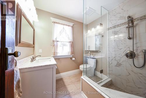 553 Runnymede Road, Toronto, ON - Indoor Photo Showing Bathroom