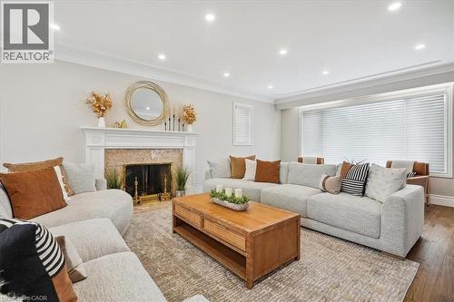 10 Azalea Court, Stoney Creek, ON 