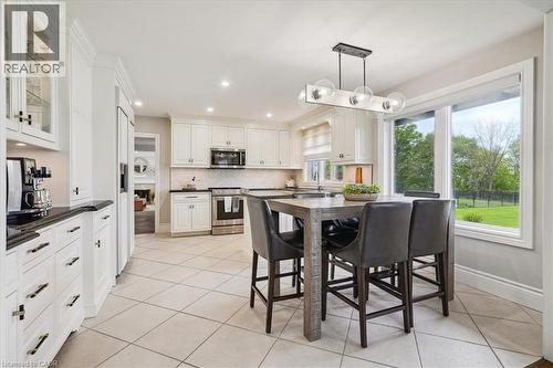 10 Azalea Court, Stoney Creek, ON 