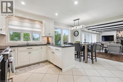 10 Azalea Court, Stoney Creek, ON 