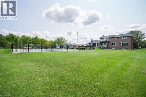 10 Azalea Court, Stoney Creek, ON 