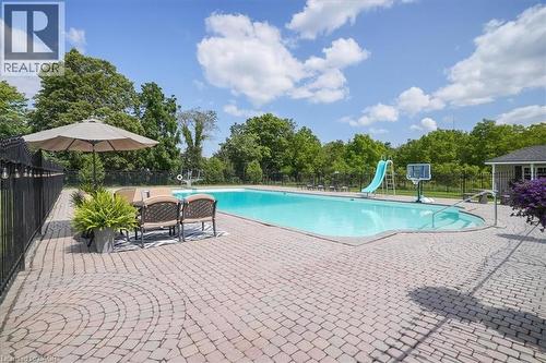 10 Azalea Court, Stoney Creek, ON 