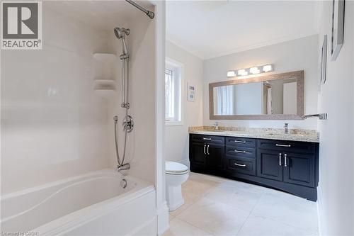 18 Elder Crescent, Ancaster, ON - Indoor Photo Showing Bathroom