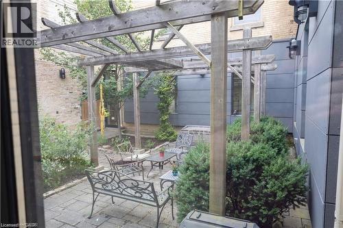Patio terrace - 365 Colborne Street, Brantford, ON 