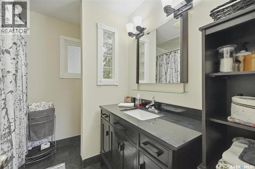 914 Trotter Crescent, Saskatoon, SK - Indoor Photo Showing Bathroom