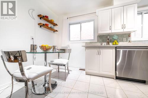 470 Brownridge Drive, Vaughan, ON - Indoor Photo Showing Kitchen