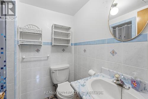 7066 Magic Court, Mississauga, ON - Indoor Photo Showing Bathroom