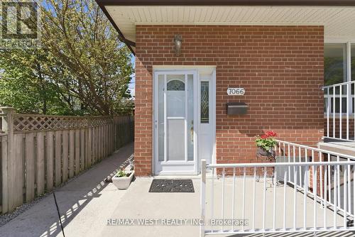 7066 Magic Court, Mississauga, ON - Outdoor With Exterior