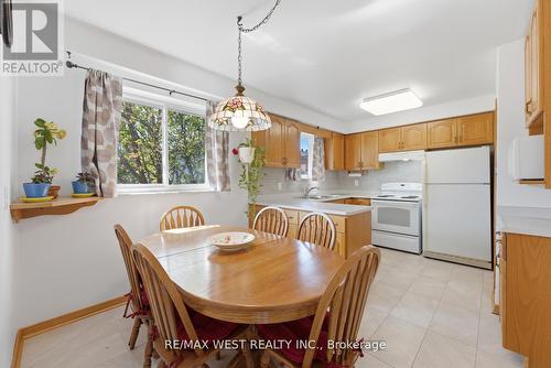 7066 Magic Court, Mississauga, ON - Indoor Photo Showing Dining Room