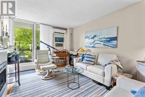107 - 2625 Regina Street, Ottawa, ON - Indoor Photo Showing Living Room