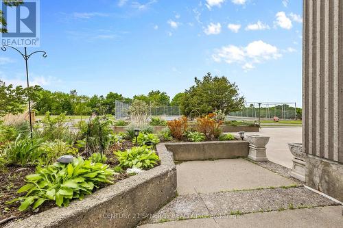 107 - 2625 Regina Street, Ottawa, ON - Outdoor