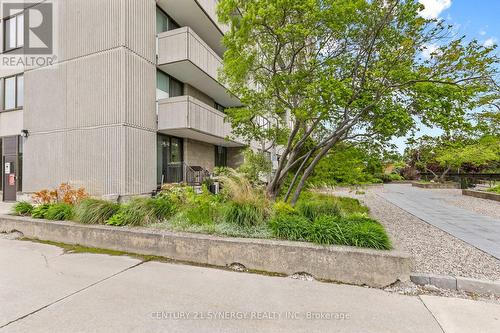 107 - 2625 Regina Street, Ottawa, ON - Outdoor