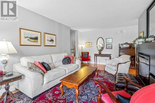 107 - 2625 Regina Street, Ottawa, ON - Indoor Photo Showing Living Room