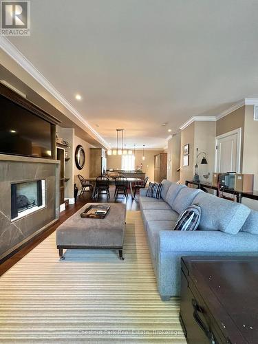 Unit 11 - 301 Emerald Hills Court, Seguin, ON - Indoor Photo Showing Living Room