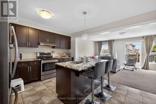 4 Drone Crescent, Guelph (Willow West/Sugarbush/West Acres), ON - Indoor Photo Showing Kitchen With Double Sink