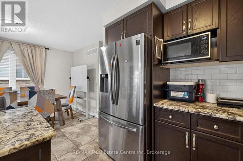 4 Drone Crescent, Guelph (Willow West/Sugarbush/West Acres), ON - Indoor Photo Showing Kitchen