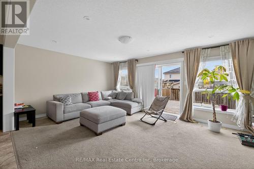 4 Drone Crescent, Guelph (Willow West/Sugarbush/West Acres), ON - Indoor Photo Showing Living Room
