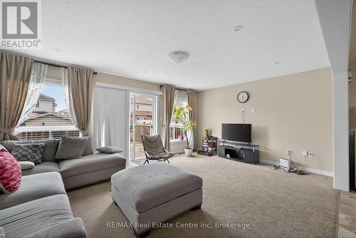 4 Drone Crescent, Guelph (Willow West/Sugarbush/West Acres), ON - Indoor Photo Showing Living Room