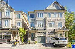 36 LATCHFORD LANE N Richmond Hill, ON L4C 7V6